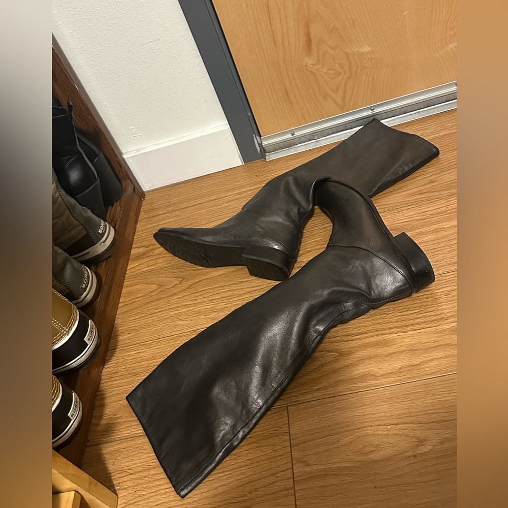 Stuart Weitzman Leather - Picture 3 of 5